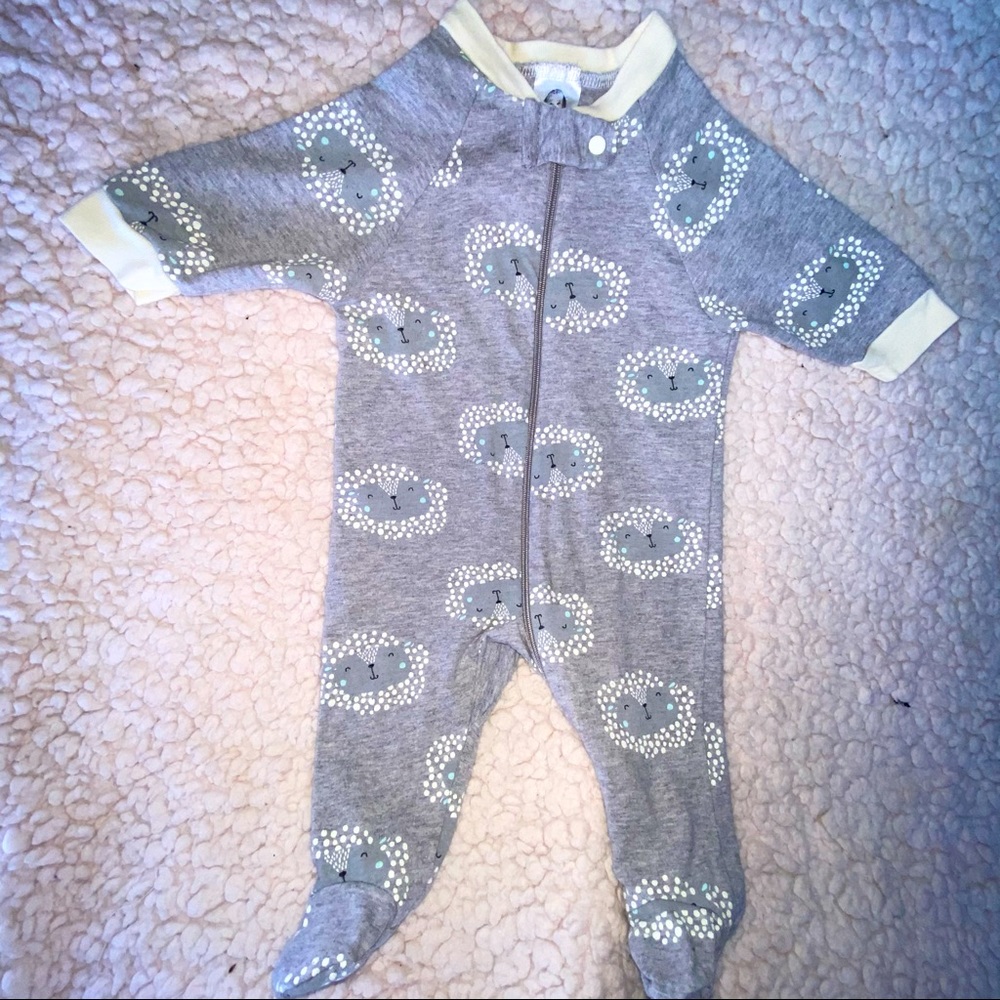 0-3 zipper sleeper
